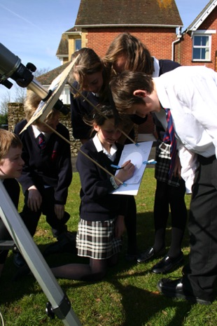 Issue May 2009
Solar projection screen